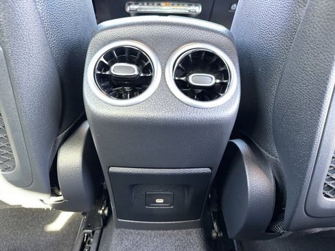 Used 2025 Mercedes-Benz CLA 250 image 9