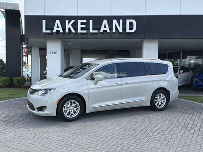 Used 2020 Chrysler Pacifica Touring-L w/ Advanced Safetytec Group