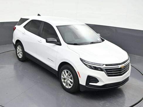 Used 2023 Chevrolet Equinox LS FWD image 22