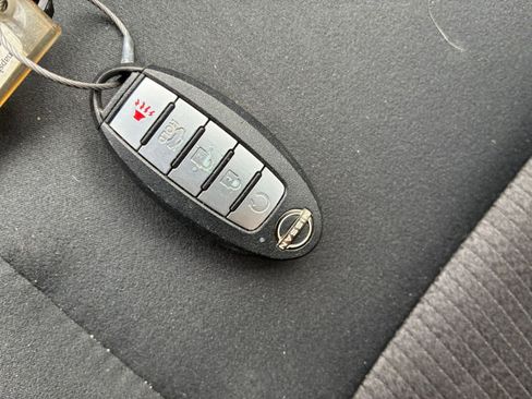 Used 2025 Nissan Altima 2.5 SV FWD image 24