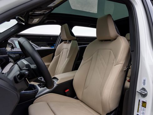 Used 2025 BMW X3 xDrive30i w/ M Sport Package image 5