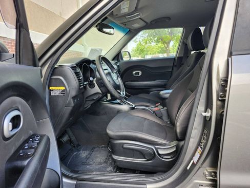 Used 2016 Kia Soul FWD image 4