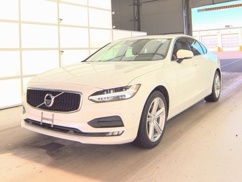 Used 2018 Volvo S90 T5 Momentum w/ Convenience Package image 1