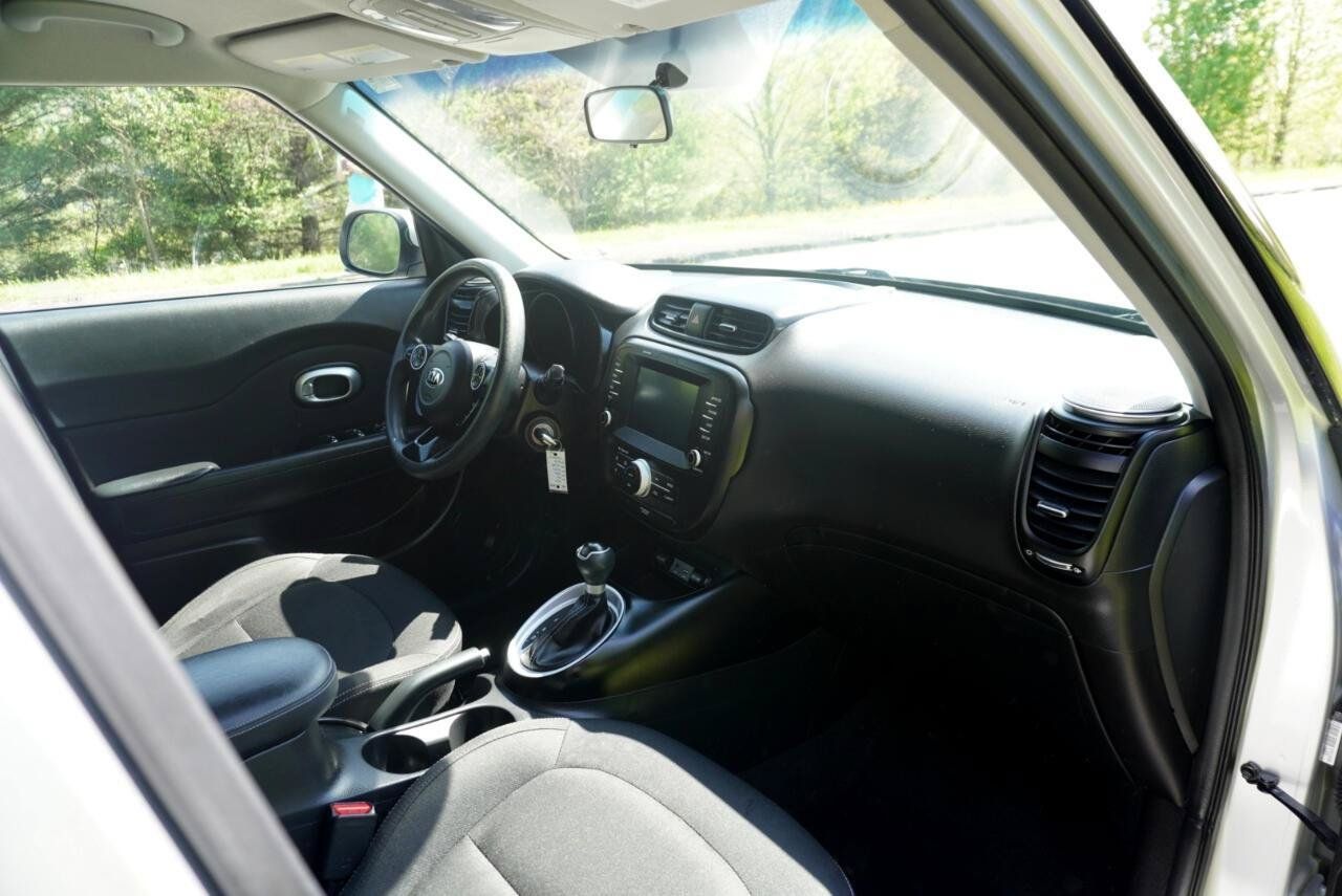 Used 2019 Kia Soul + FWD image 21
