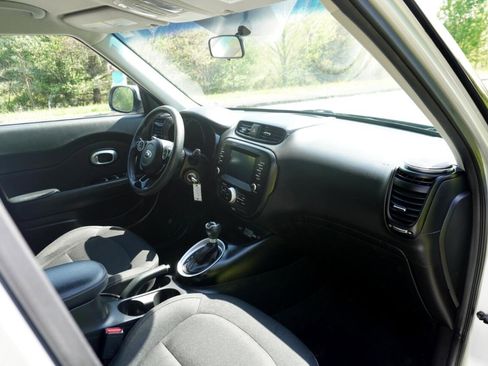 Used 2019 Kia Soul + FWD image 21