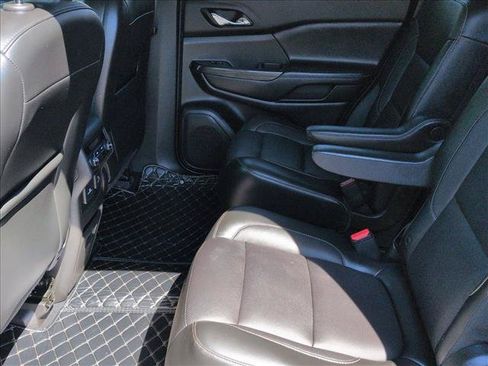 Used 2019 GMC Acadia SLT AWD/4WD image 19