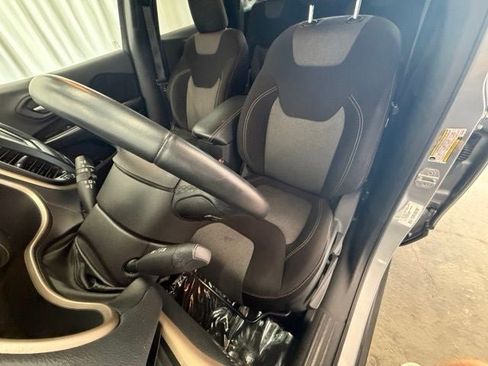 Used 2014 Jeep Cherokee Latitude AWD/4WD image 5