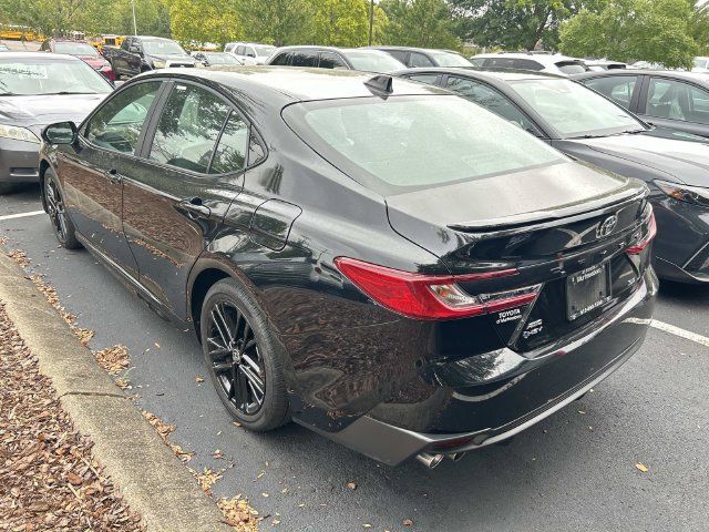 Used 2025 Toyota Camry SE AWD/4WD image 2