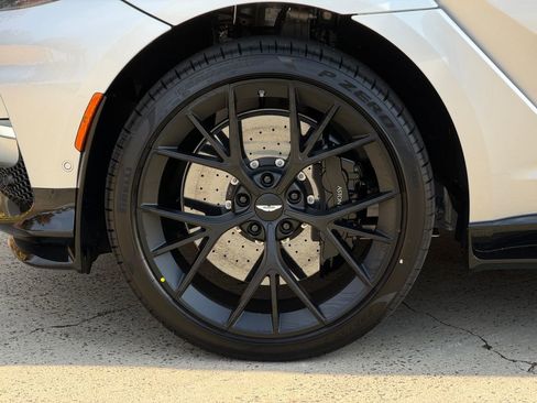 New 2026 Aston Martin DBX 707 image 4