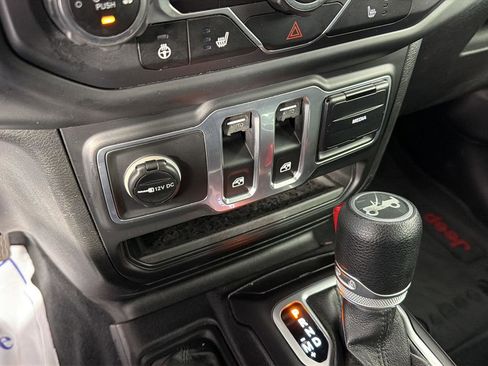 Used 2018 Jeep Wrangler Sport AWD/4WD image 32