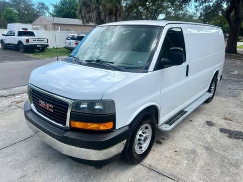 Used 2017 GMC Savana 2500 image 2
