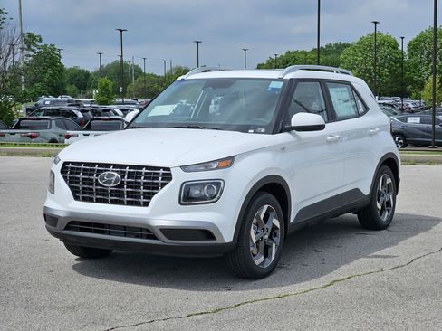 New 2026 Hyundai Venue SEL FWD image 3