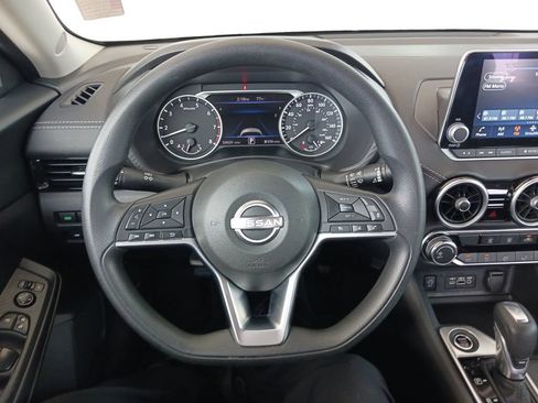 Used 2024 Nissan Sentra SV FWD image 17