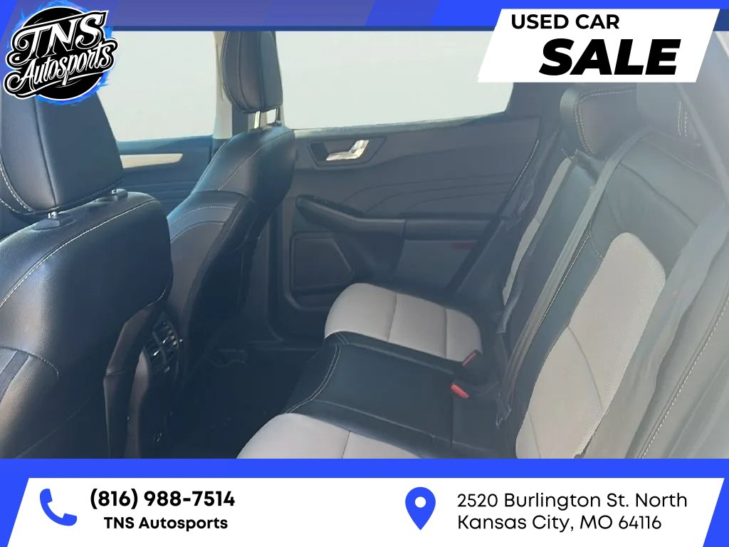 Used 2021 Ford Escape Titanium w/ Titanium Elite Package FWD image 10