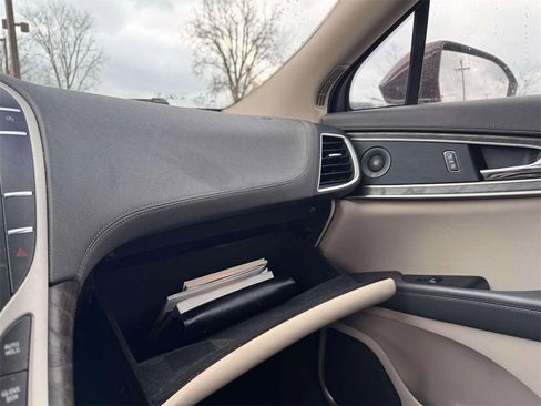 Used 2020 Lincoln Nautilus Reserve image 25