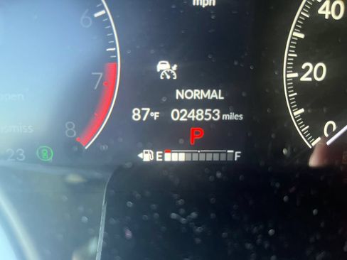Used 2024 Honda HR-V EX-L image 5