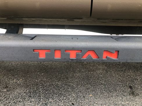 Used 2020 Nissan Titan PRO-4X w/ Pro-4x Convenience Package image 8