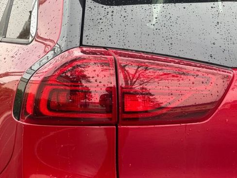 Used 2022 Kia Niro EX Premium image 46