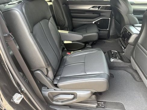 New 2026 Jeep Grand Wagoneer Limited AWD/4WD image 15