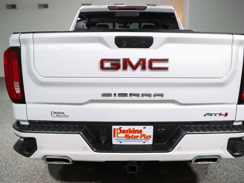 Used 2020 GMC Sierra 1500 AT4 w/ AT4 Premium Package AWD/4WD image 8