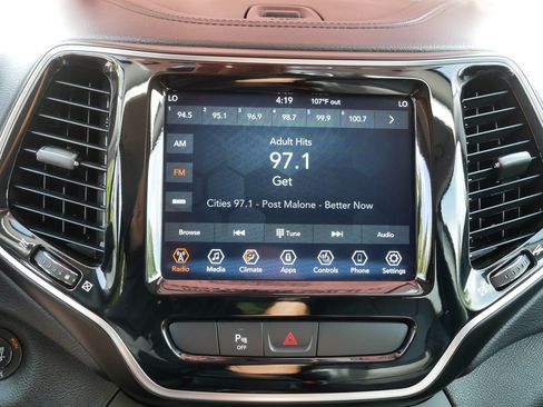 Used 2019 Jeep Cherokee Limited AWD/4WD image 22