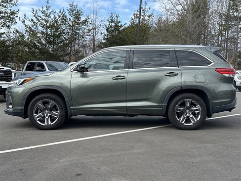 Used 2019 Toyota Highlander Limited Platinum image 2