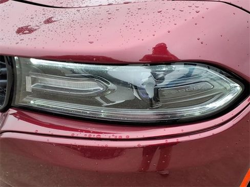 Used 2017 Dodge Charger SXT image 9