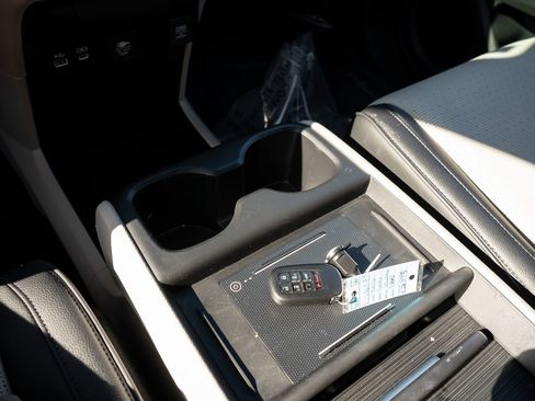 Used 2026 Honda Odyssey Elite image 27