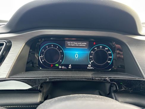 Used 2024 Volkswagen Atlas Cross Sport SE image 6