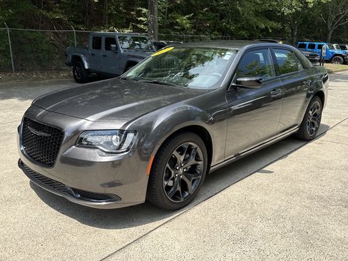 Used 2023 Chrysler 300 Touring w/ Sport Appearance Package RWD image 3