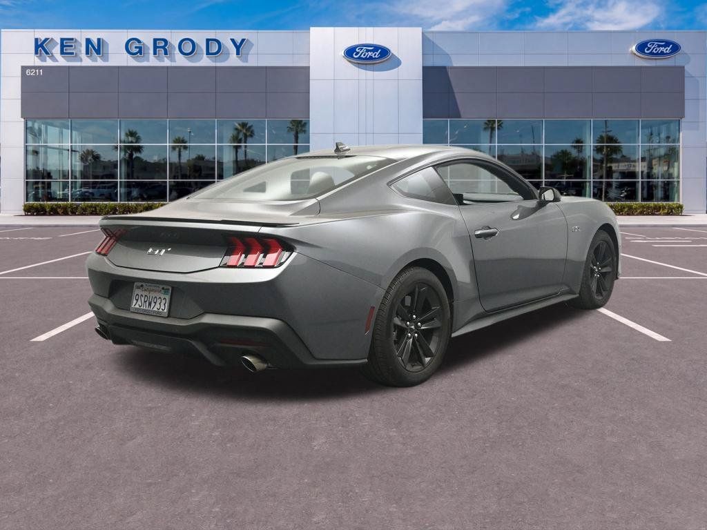 Used 2025 Ford Mustang GT RWD image 7