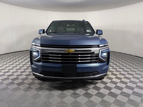 Used 2026 Chevrolet Suburban LT w/ Comfort Package AWD/4WD image 11