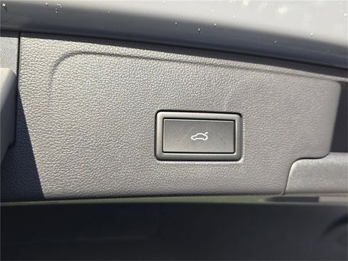 New 2026 Volkswagen Atlas Cross Sport SEL image 25