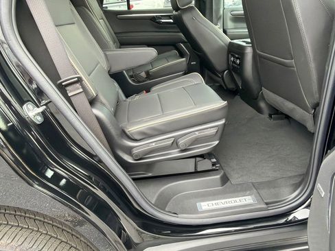 Used 2025 Chevrolet Tahoe Premier RWD image 15