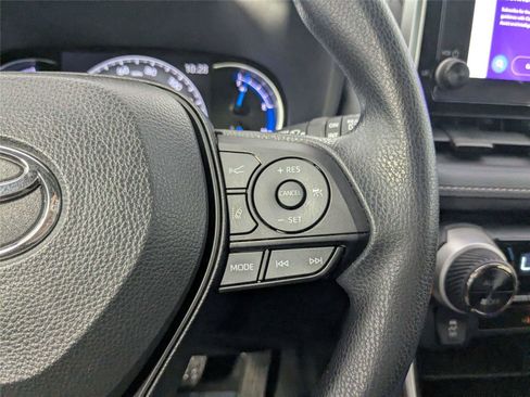 Used 2025 Toyota RAV4 XLE image 19