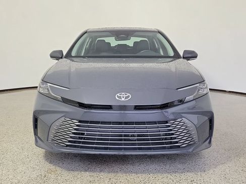 Used 2026 Toyota Camry XLE FWD image 3