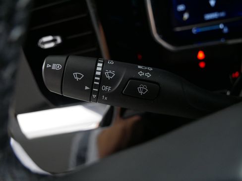 Used 2023 Chevrolet Silverado 1500 LT image 30