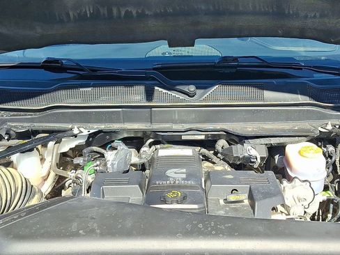 Used 2024 RAM 2500 Laramie AWD/4WD image 30