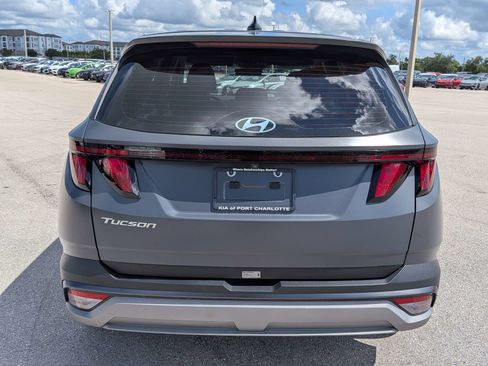 Used 2025 Hyundai Tucson SE FWD image 6