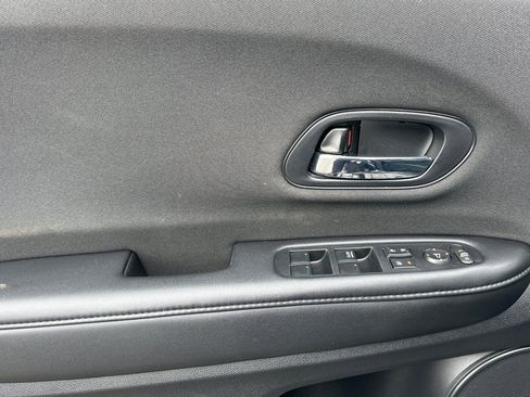 Used 2021 Honda HR-V Sport image 10