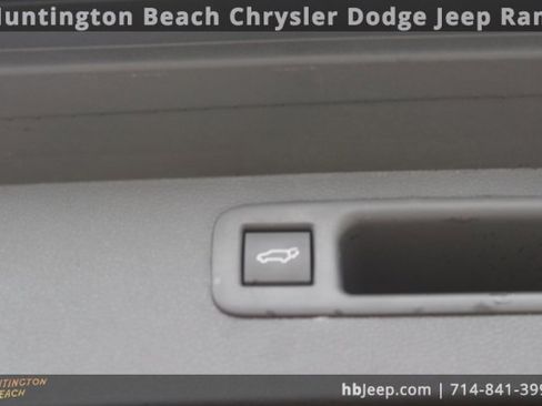 Used 2022 Toyota Highlander XLE image 39