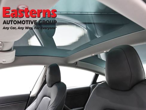 Used 2019 Tesla Model 3 Standard Range Plus image 31