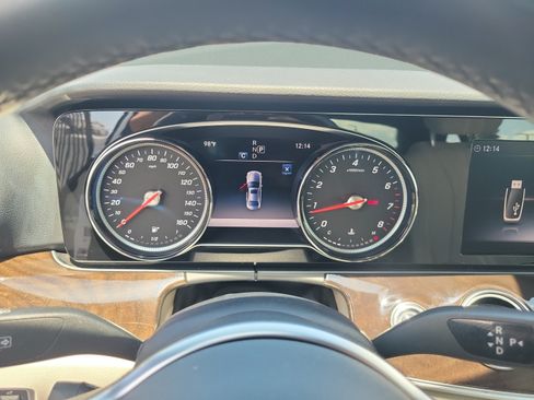 Used 2019 Mercedes-Benz E 300 image 24