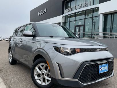 Used 2023 Kia Soul LX w/ LX Technology Package