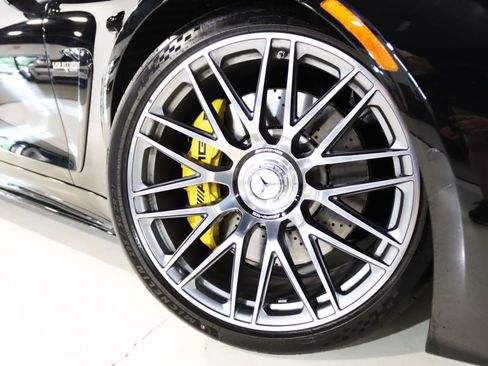 Used 2025 Mercedes-Benz AMG GT 63 image 24