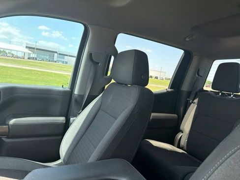 Used 2022 Chevrolet Silverado 1500 LT RWD image 14