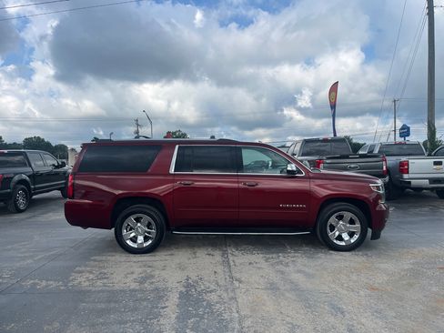 Used 2020 Chevrolet Suburban Premier image 2