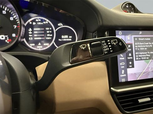 Used 2019 Porsche Cayenne S image 15