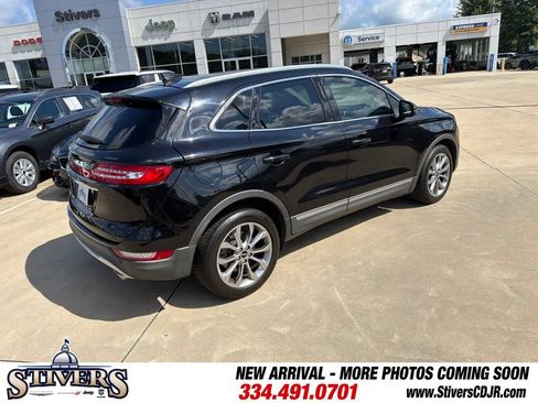 Used 2019 Lincoln MKC Select w/ Select Plus Package FWD image 9