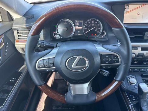 Used 2017 Lexus ES 350 w/ Luxury Package image 10